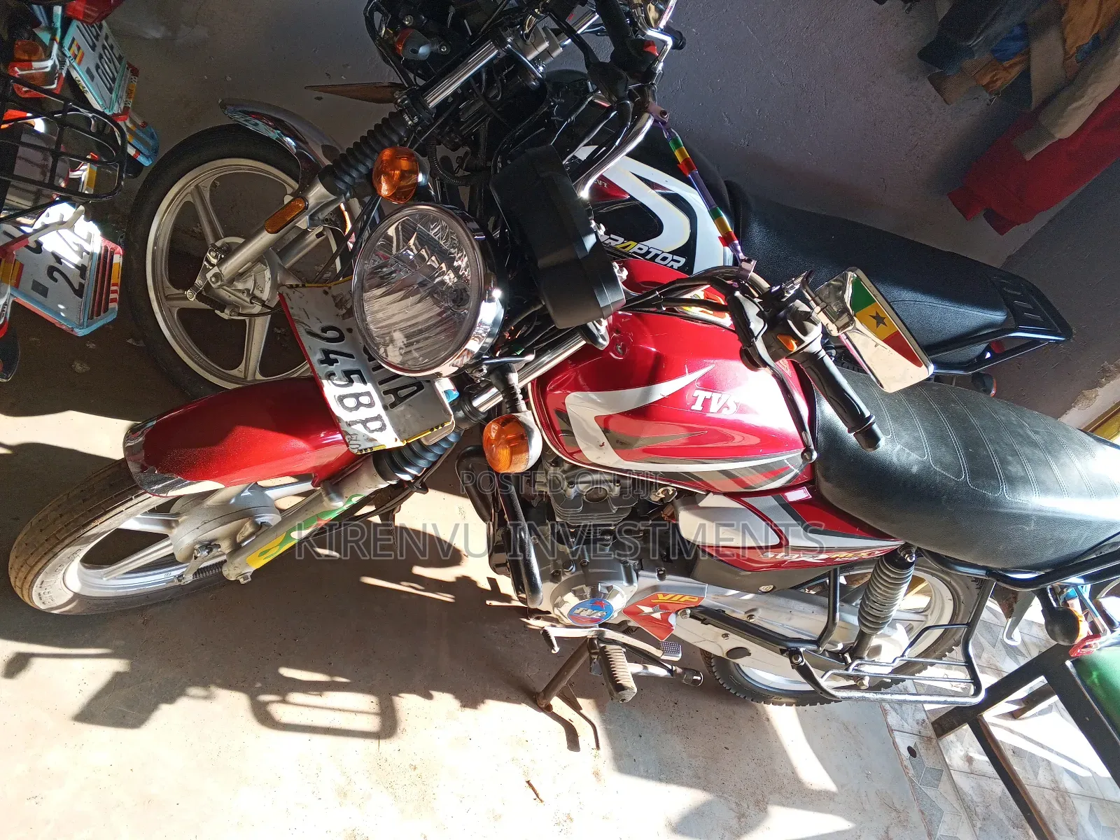TVS HLX 125 2022 Red