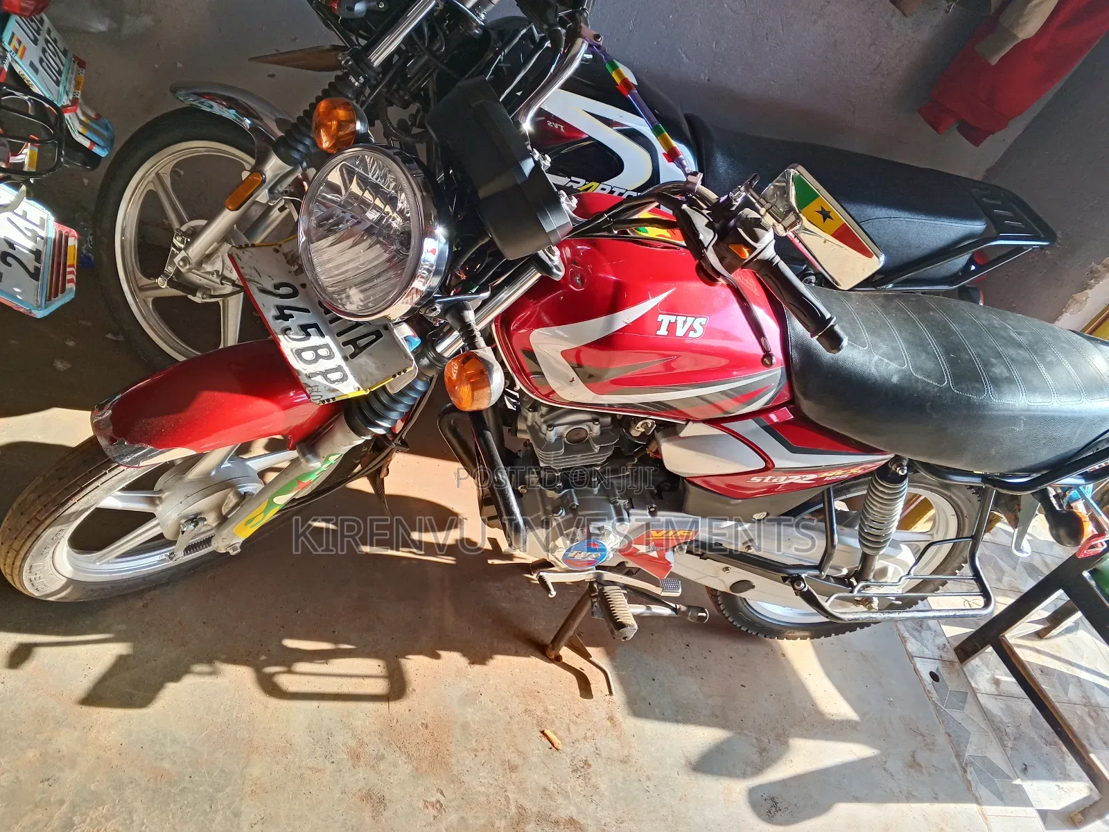 TVS HLX 125 2022 Red