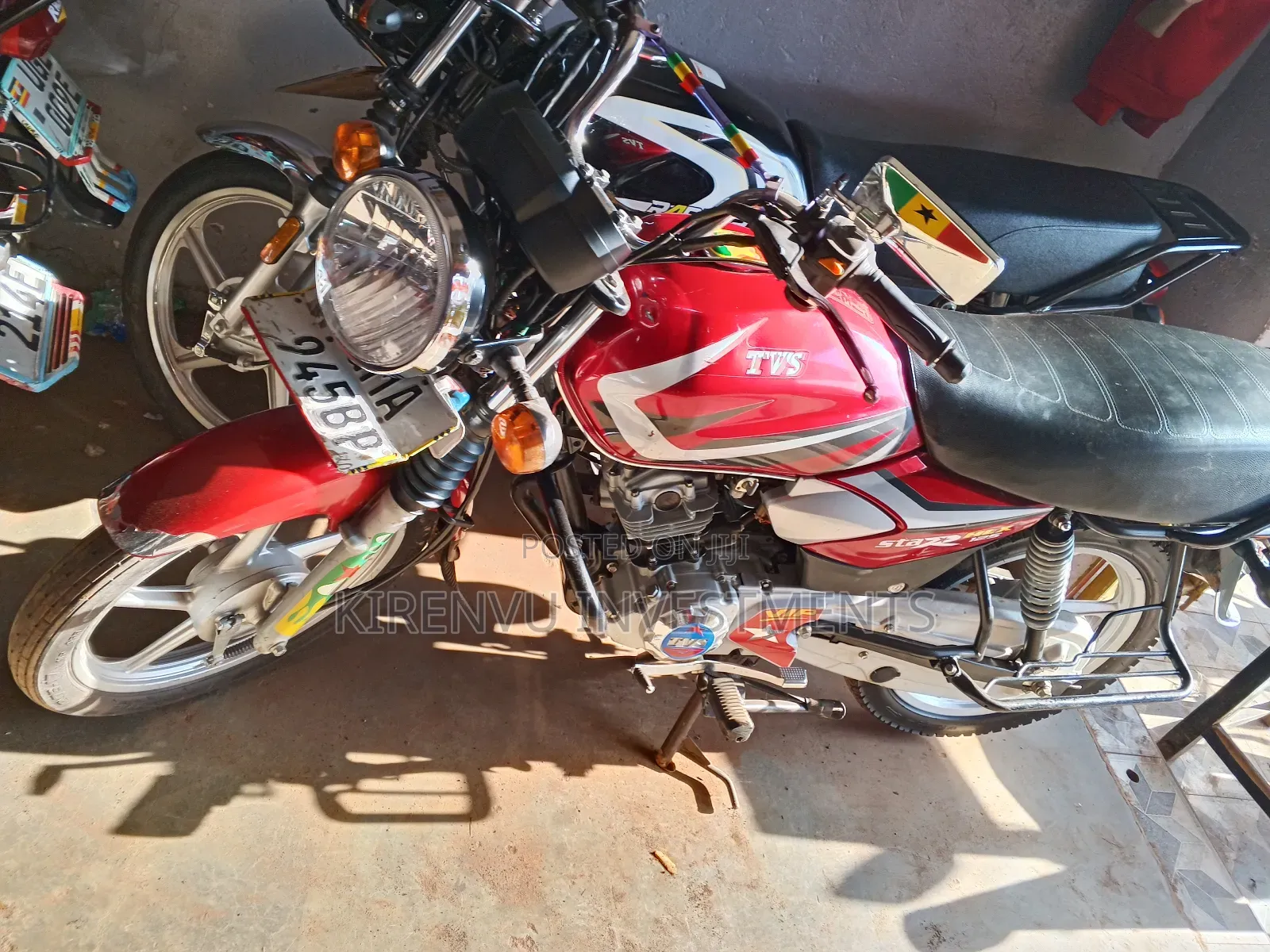 TVS HLX 125 2022 Red