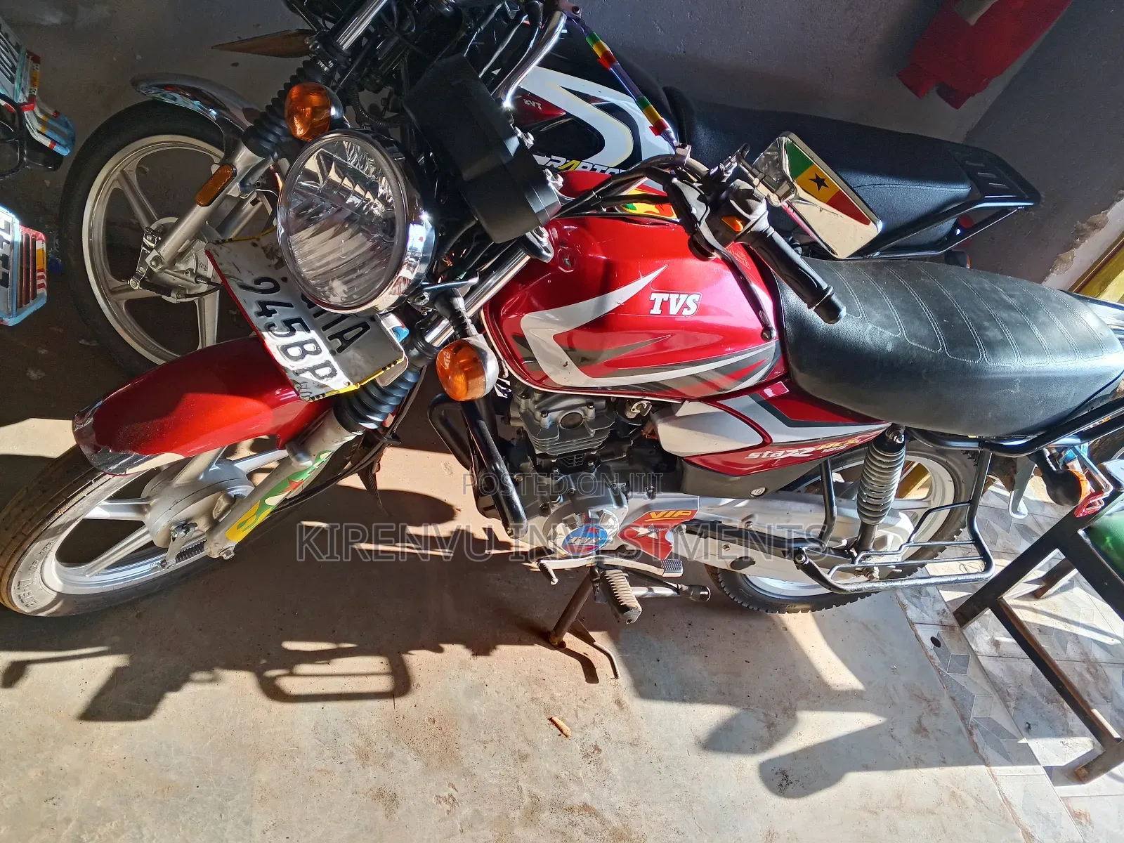 TVS HLX 125 2022 Red