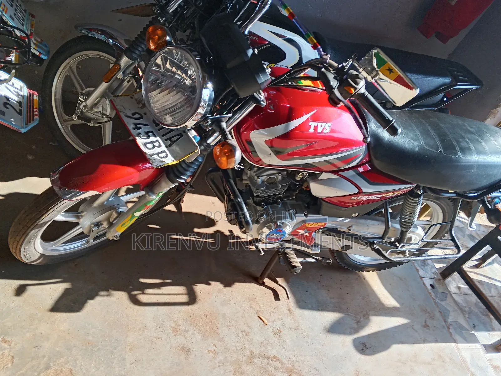 TVS HLX 125 2022 Red