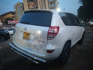 Toyota RAV4 2010 White