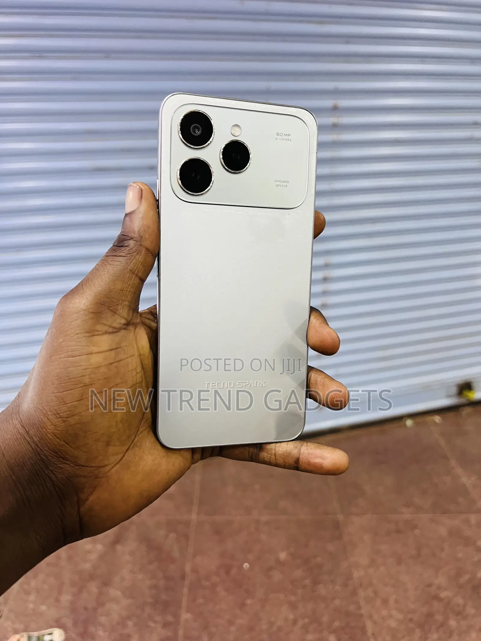 Tecno Spark 40 128 GB Silver