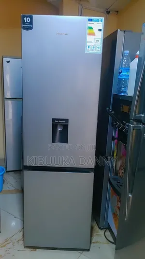 Hisence 341litres Desfrost Fridge Double Door