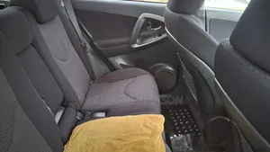 Toyota RAV4 2011 Silver