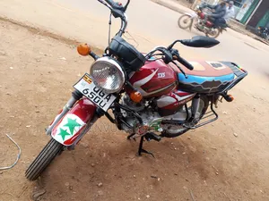 TVS HLX 125 2020 Red