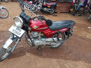 Boss Hoss BH3 2022 Red