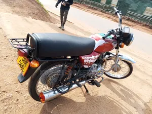 Bajaj Boxer 100 2019 Red