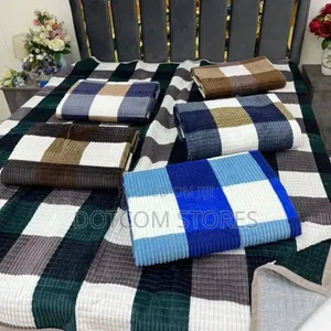 Velvet Checkerboard-Patterned Bedspread