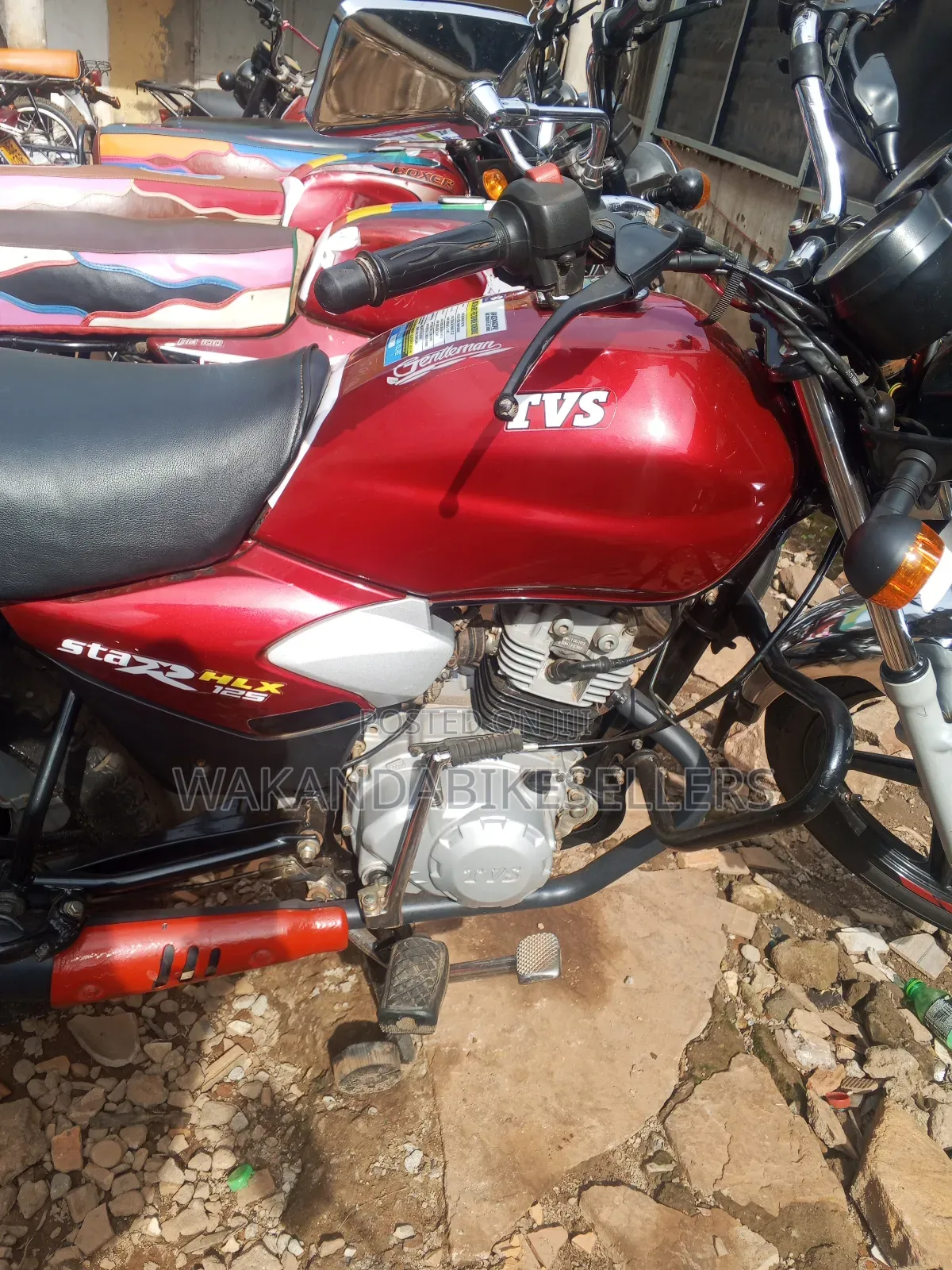 TVS HLX 125 2023 Red