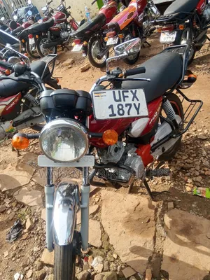 TVS HLX 125 2023 Red