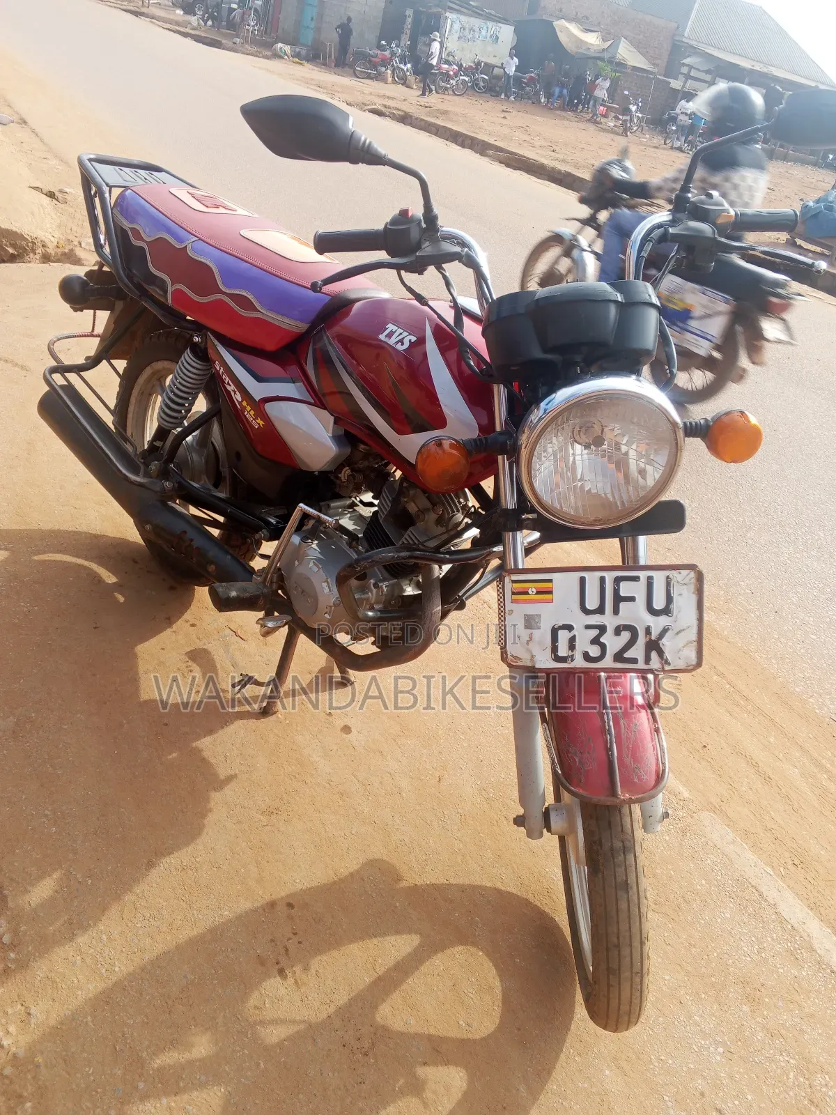 TVS HLX 125 2023 Red