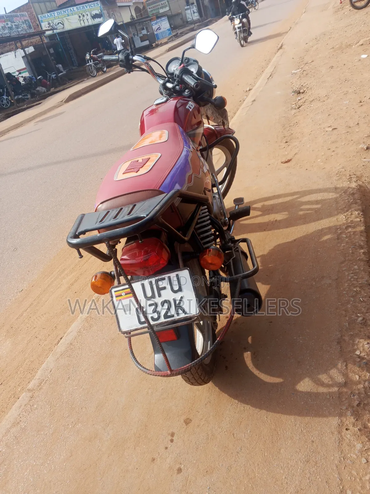 TVS HLX 125 2023 Red