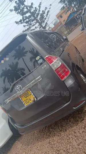 Toyota Noah 2009 Silver