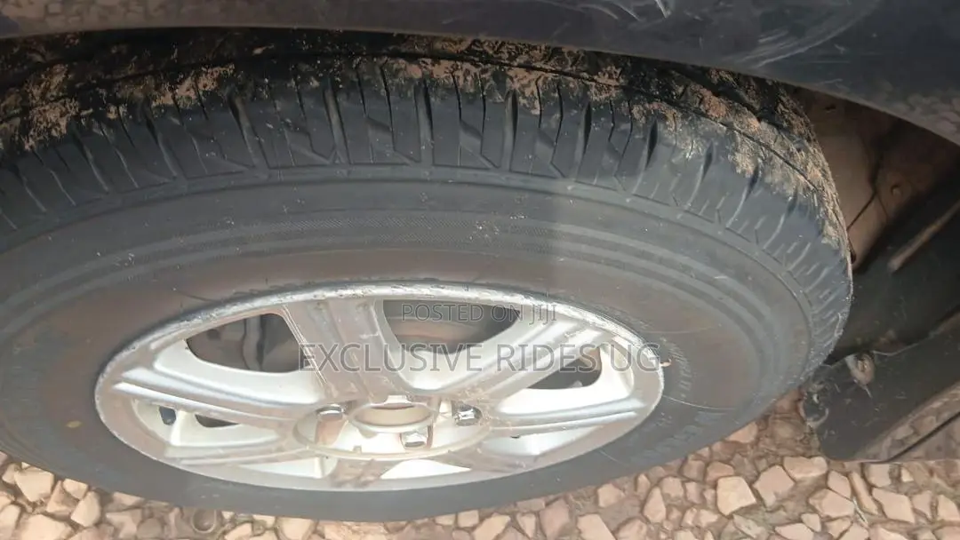 Toyota Noah 2009 Silver