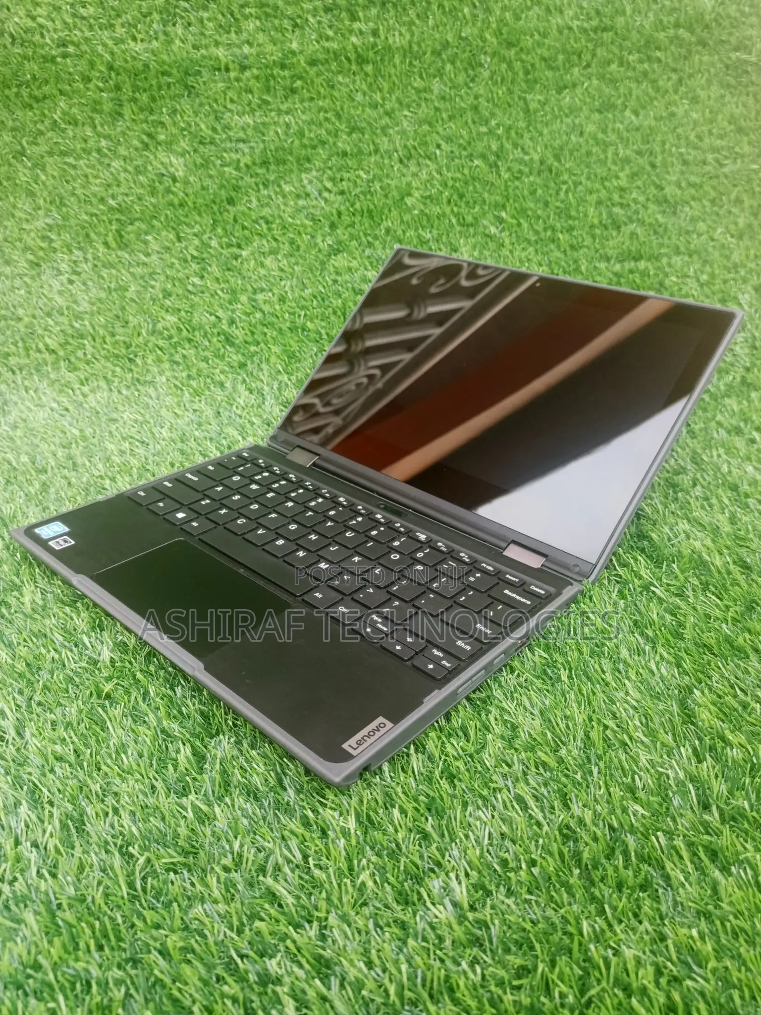 Laptop Lenovo 300e 4GB Intel Celeron SSHD (Hybrid) 256GB