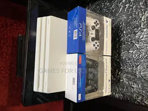 Ps4 Pro White Console Pads* 14 Games Installed