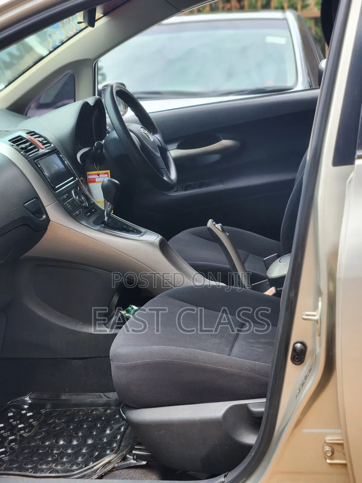 Toyota Auris 2009 Silver