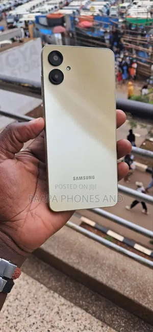 Samsung Galaxy A06 64 GB Yellow
