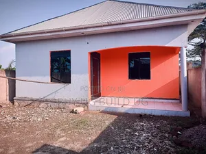 3bdrm Bungalow in Kira Nakwero, Division B for sale