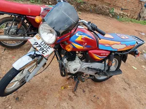 Bajaj Boxer 125 2025 Red