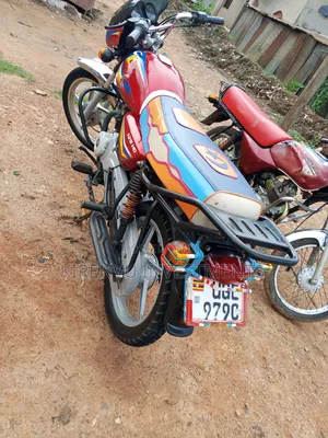Bajaj Boxer 125 2025 Red
