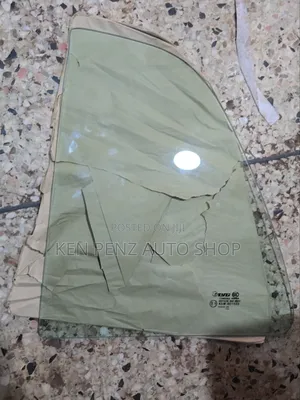 Toyota Ist Quater Mirror Glass