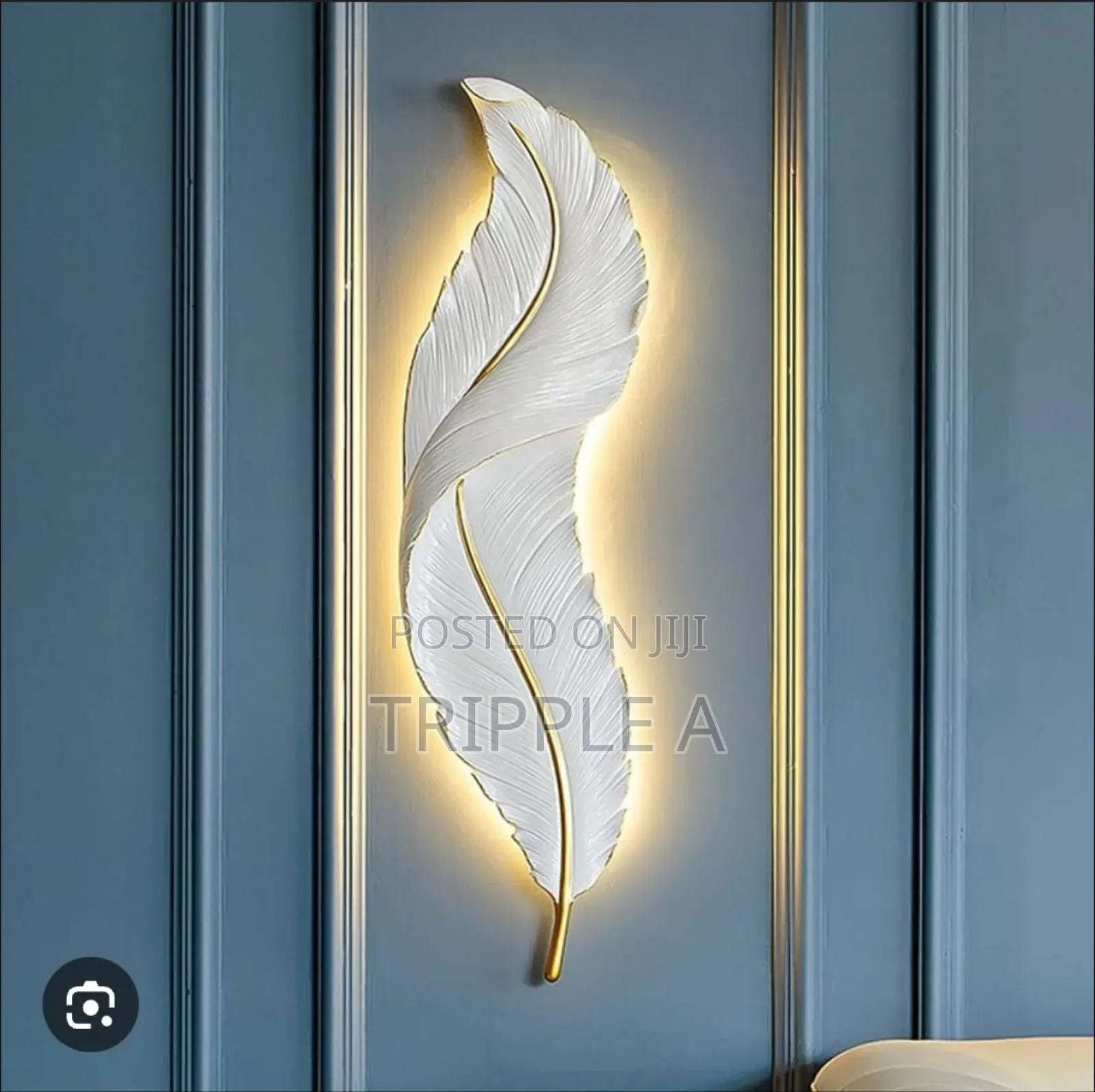Feather Wall Light