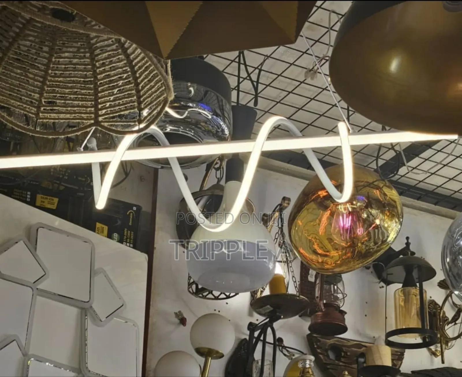 Metal Flexible Role Hanging Light
