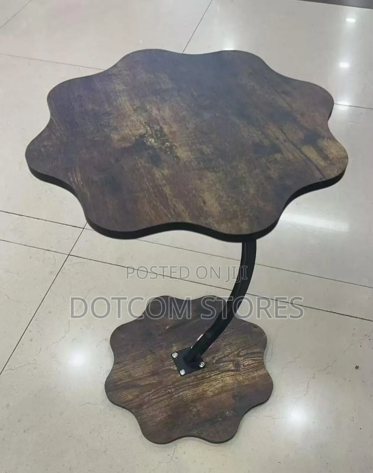Modern, Flower-Shaped C-Style Side Table