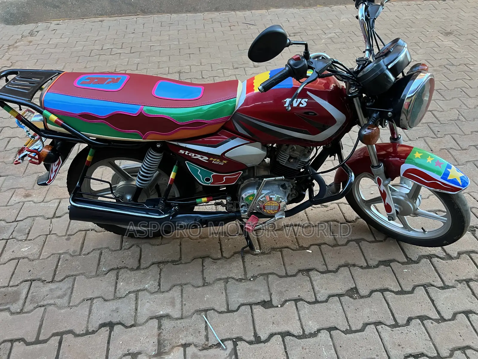 TVS HLX 125 2022 Red