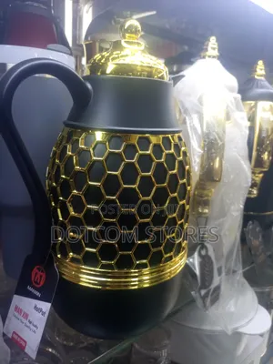 Gold-Colored Honeycomb Vacuum Flask