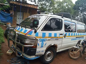 Toyota HiAce 1999 Red
