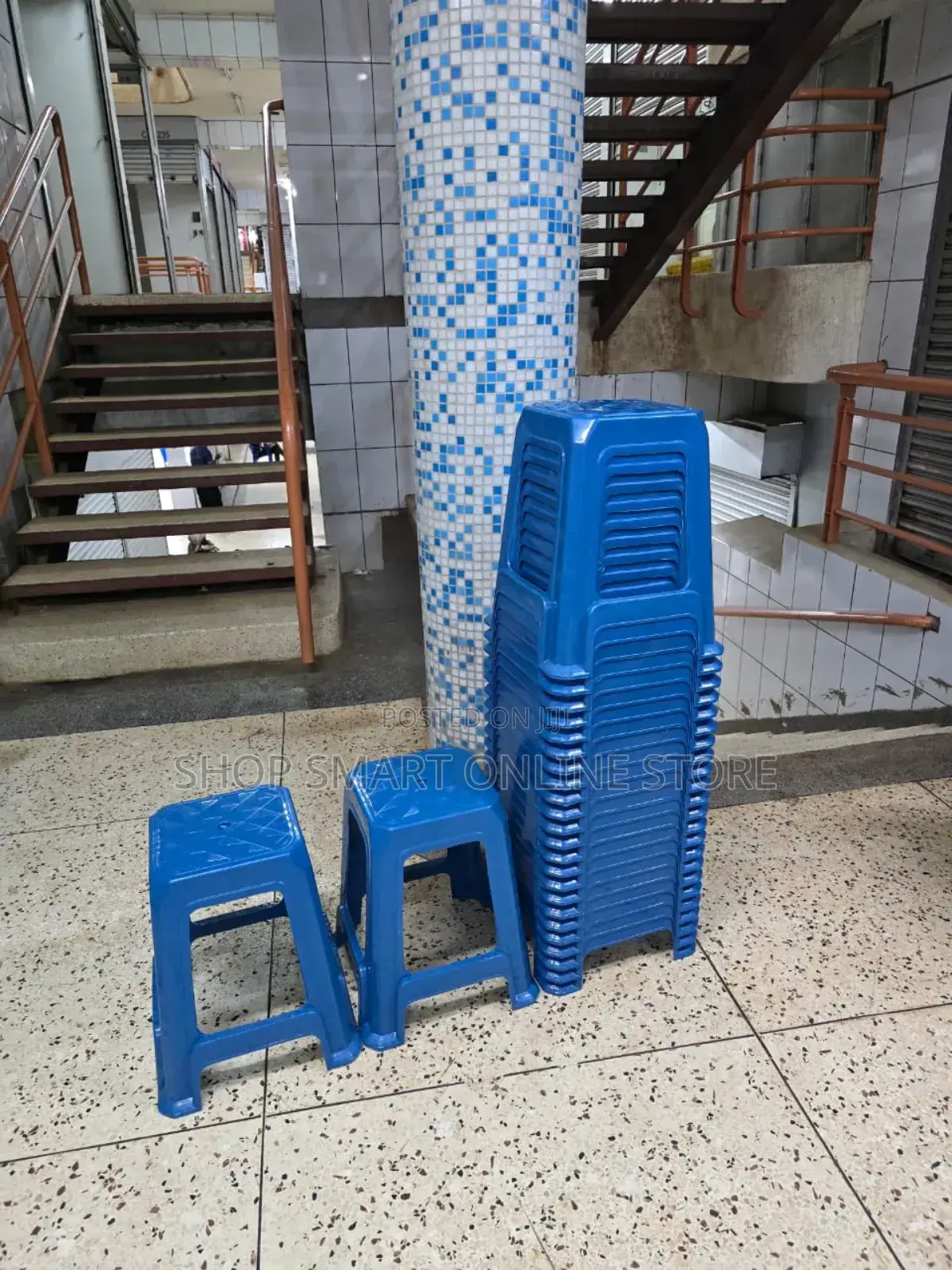 Ergonomic Plastic Stools Ergonomic Plastic Stools