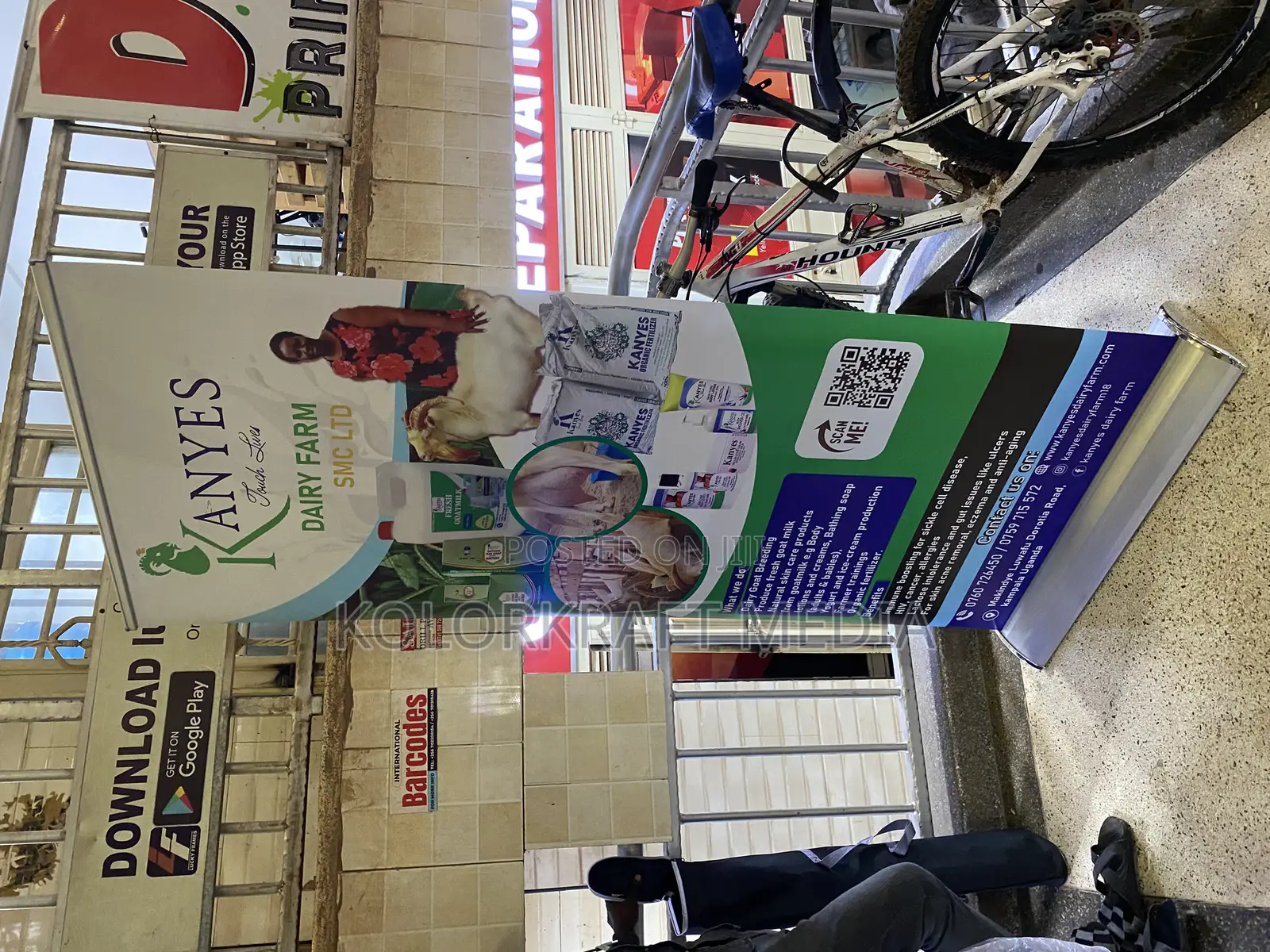 Pull-Up Banner