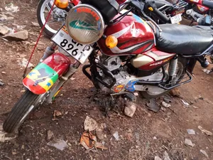 TVS HLX 125 2018 Red