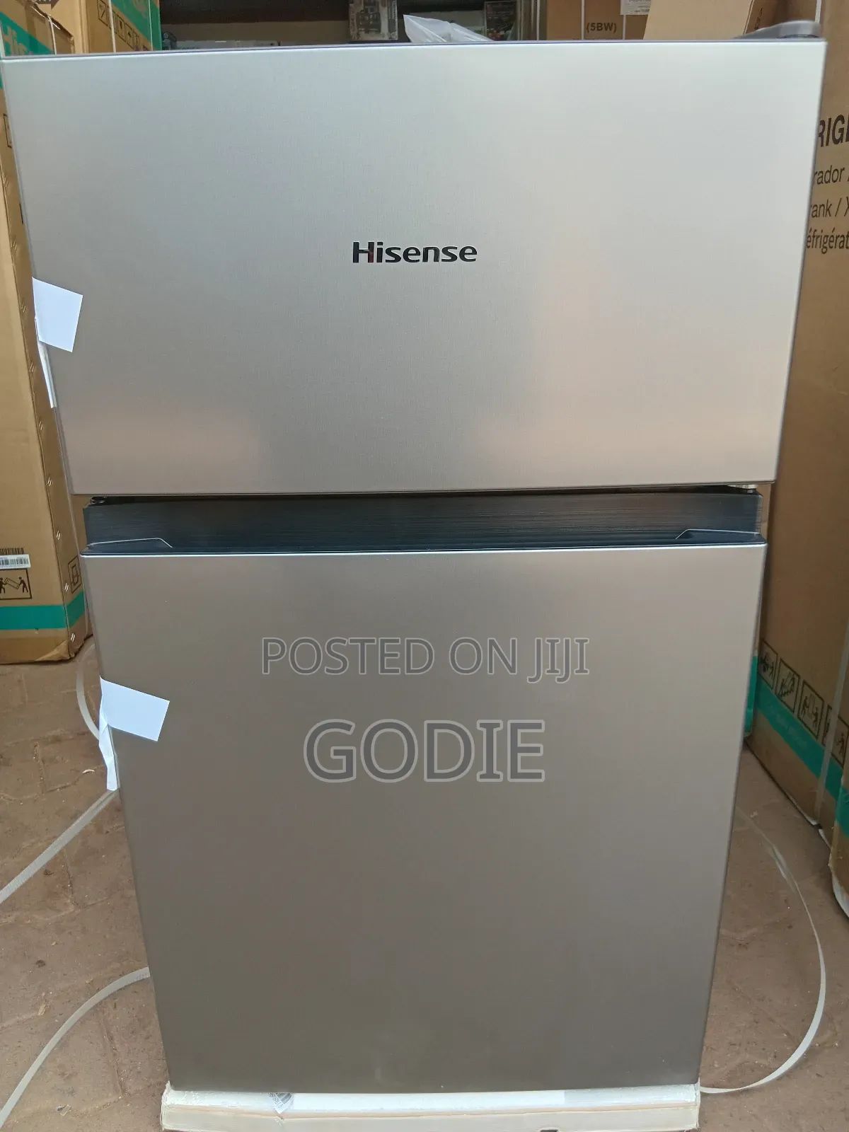 Hisense Fridge/ Refrigerator 120l Double Door.