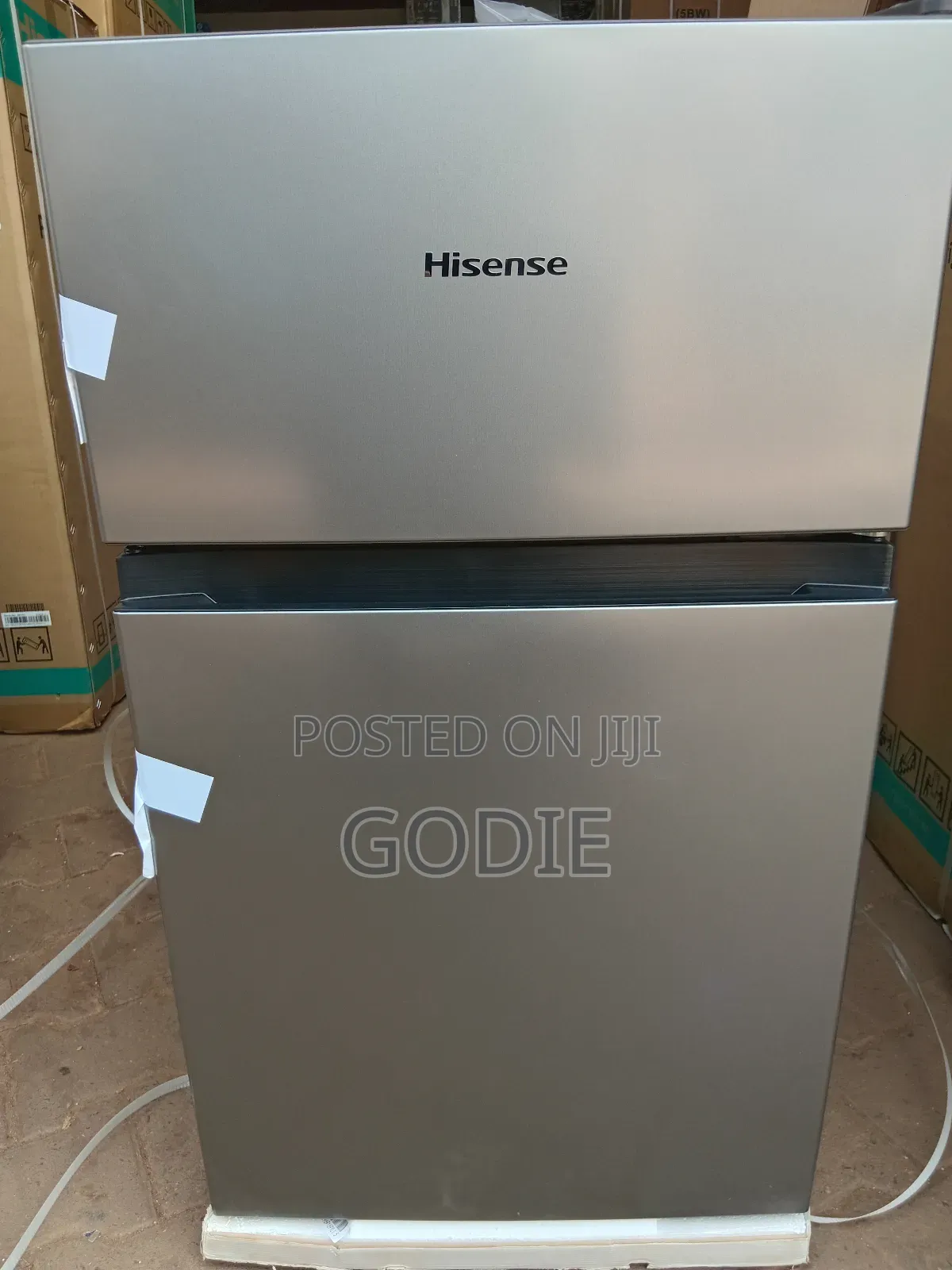 Hisense Fridge/ Refrigerator 120l Double Door.