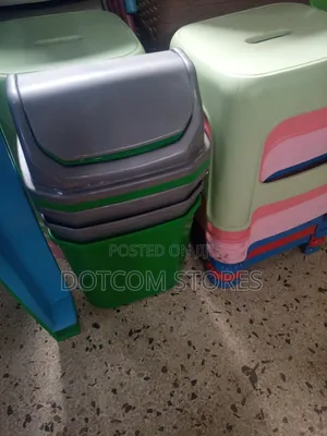 10litres Plastic Dustbins With Swing Lids