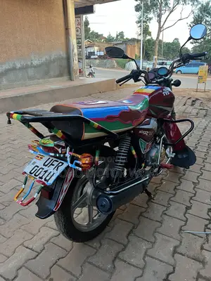 TVS HLX 125 2022 Red
