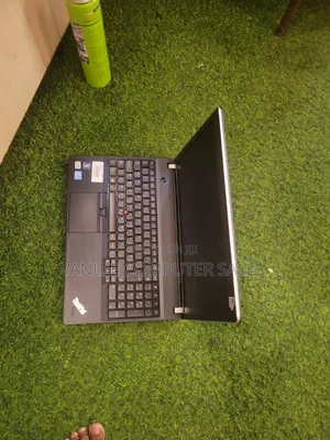 Laptop Lenovo ThinkPad E531 4GB Intel Core i3 HDD+SSD 250GB
