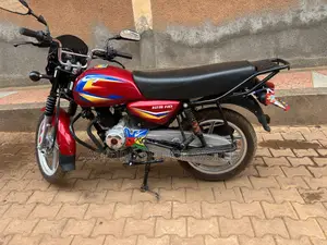Bajaj CT 125X 2025 Red