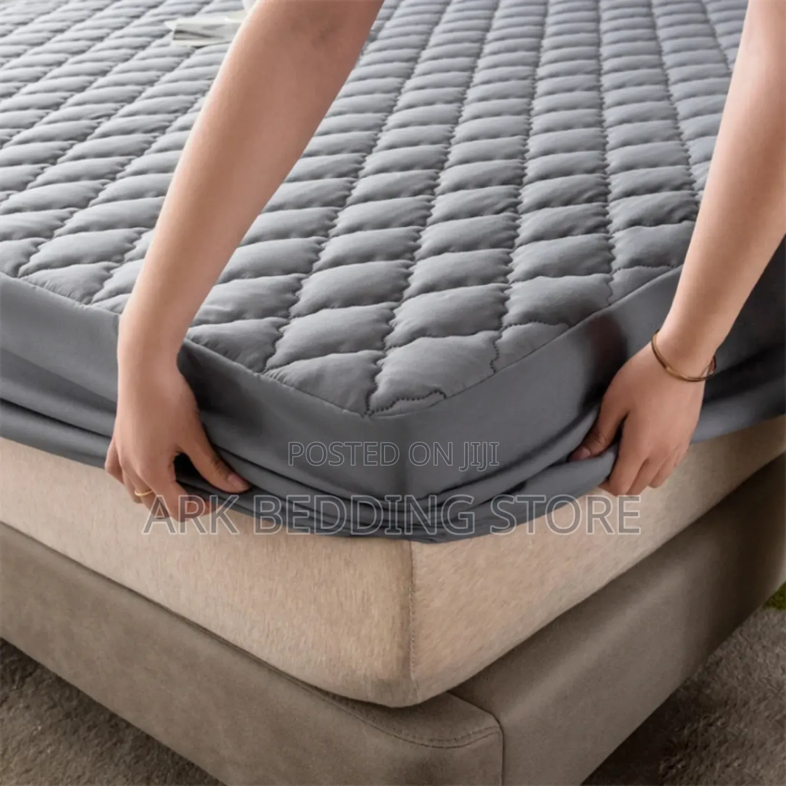 Simple Plain Mattress Protector