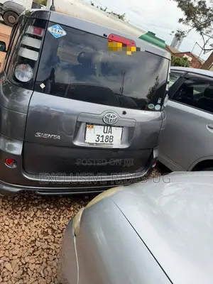 Toyota Sienta 2010 Black