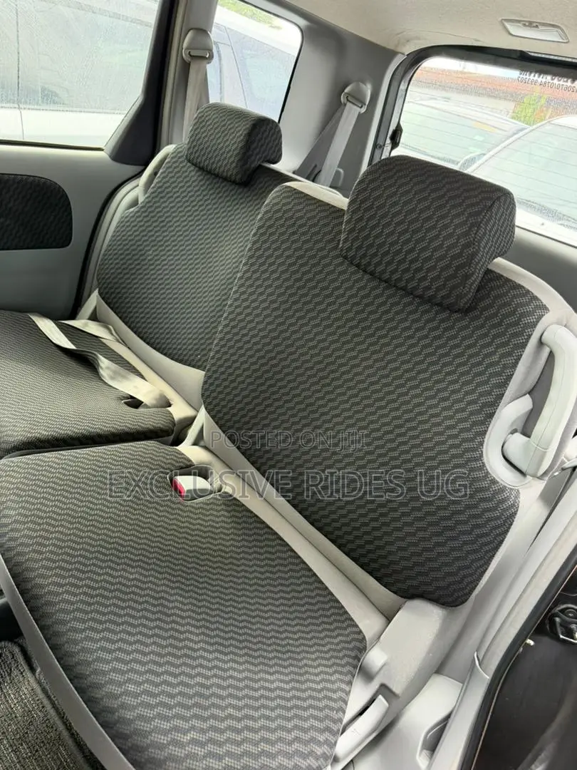 Toyota Sienta 2010 Black