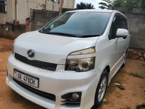 Toyota Voxy 2012 White