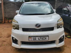 Toyota Voxy 2012 White