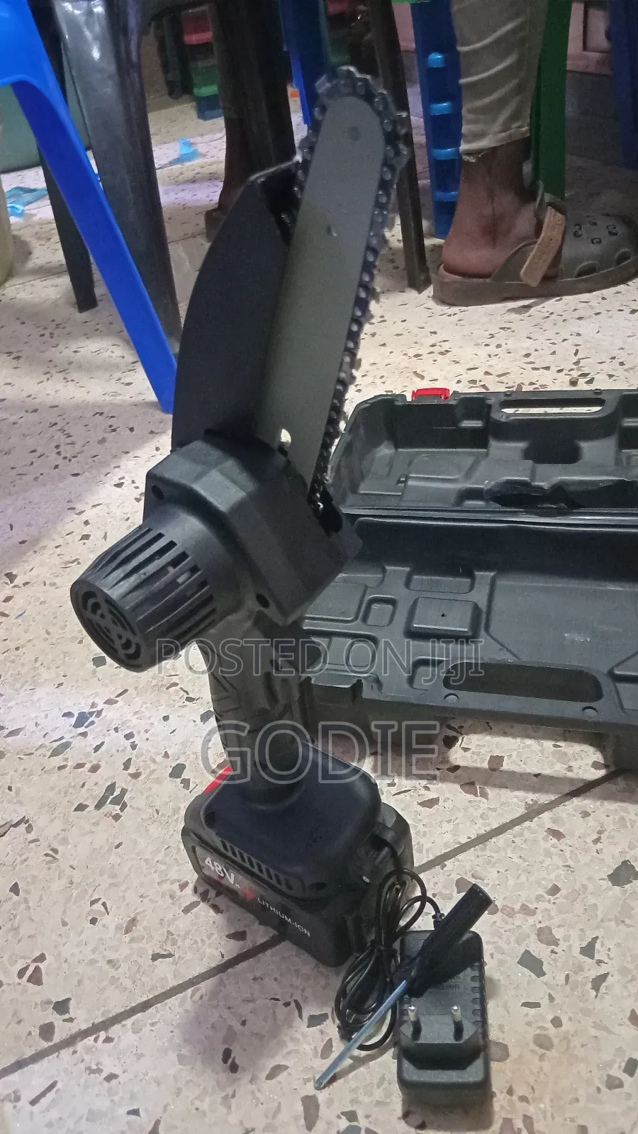 Portable Mini Cordless Electric Chainsaw.