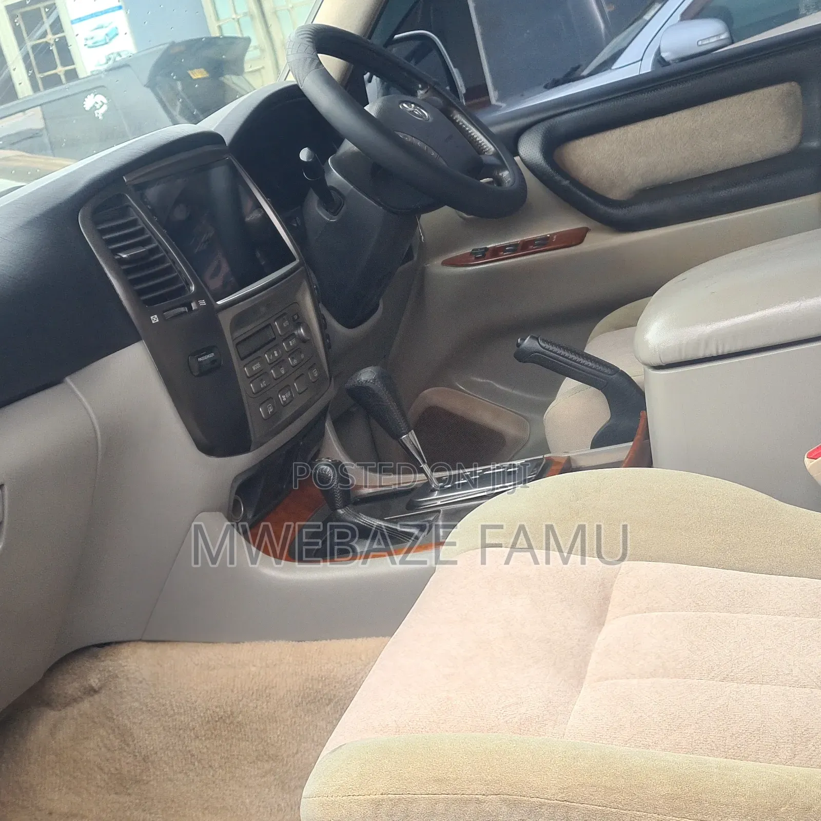 Toyota Land Cruiser 2005 White