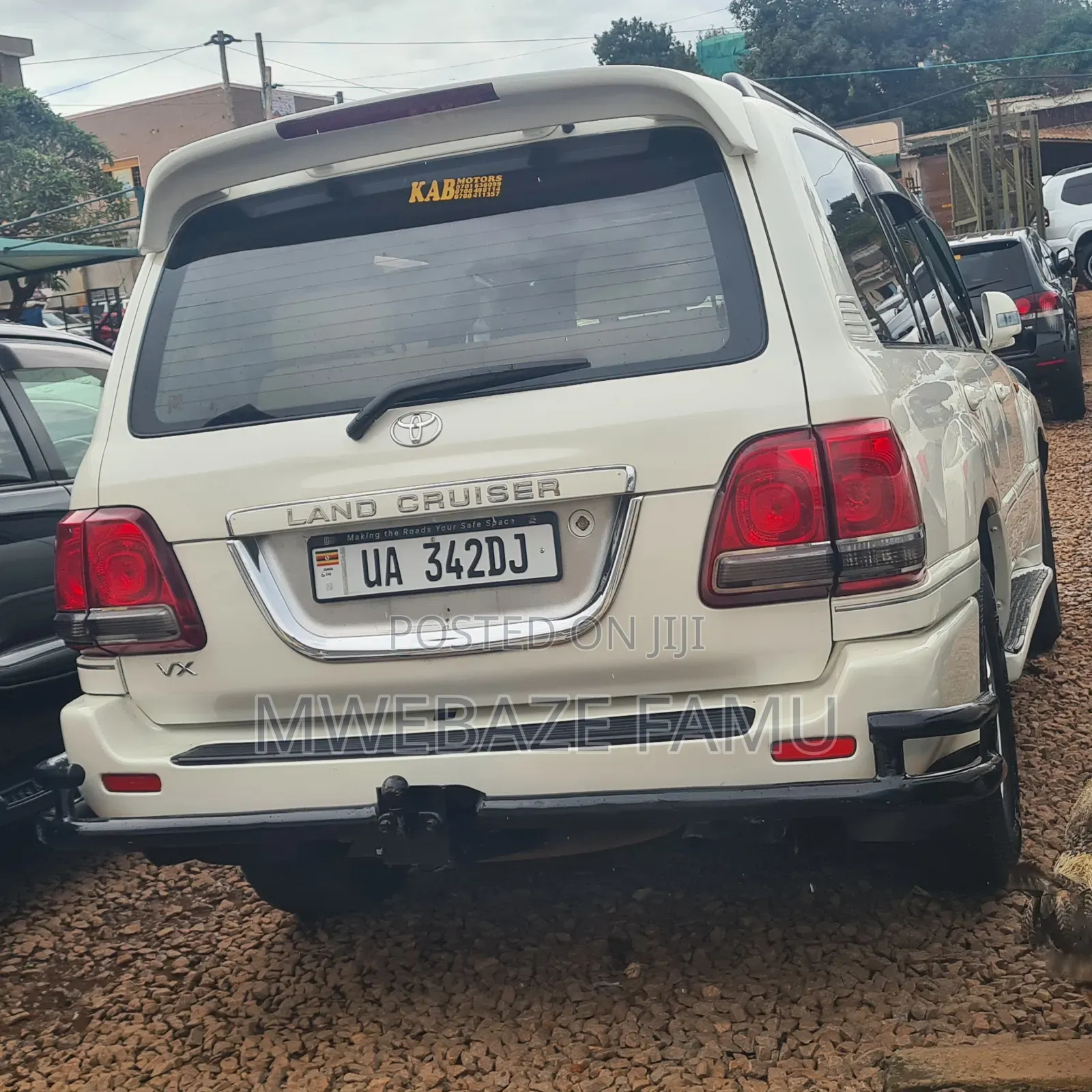 Toyota Land Cruiser 2005 White